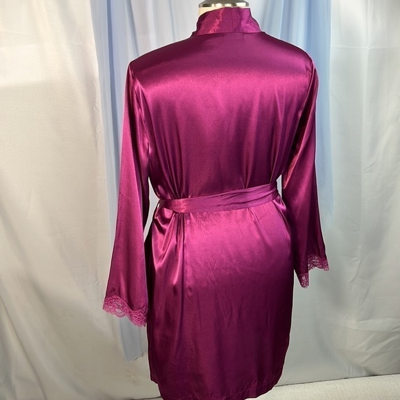 Delicates purple satin polyester robe with toe waist medium - Picture 3 of 9